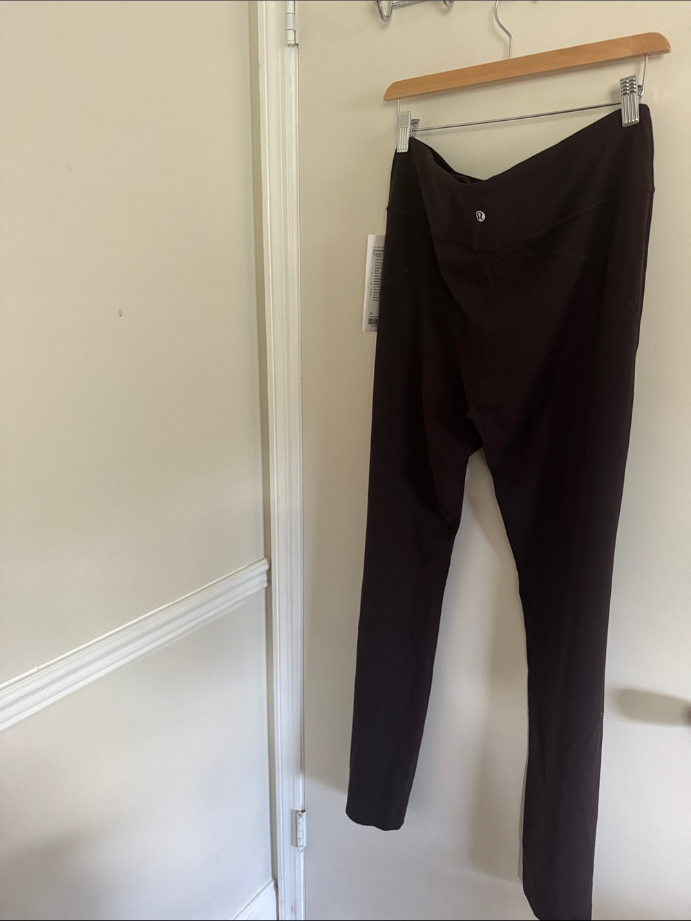 Lululemon Groove Nulu High-Rise Flared Pant Regular - Picture 5 of 6